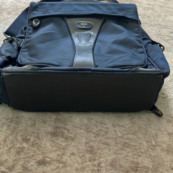 Tumi Dark Blue Men's Messenger backpack Bag - Picture 3 of 9